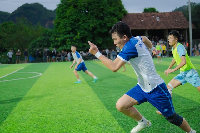 策方面仍需